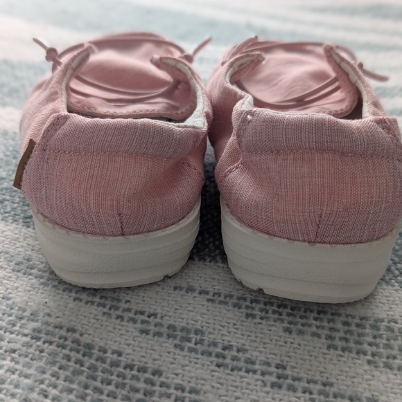 Hey Dude Size 12 Kids Pink Wendy - Picture 3 of 6